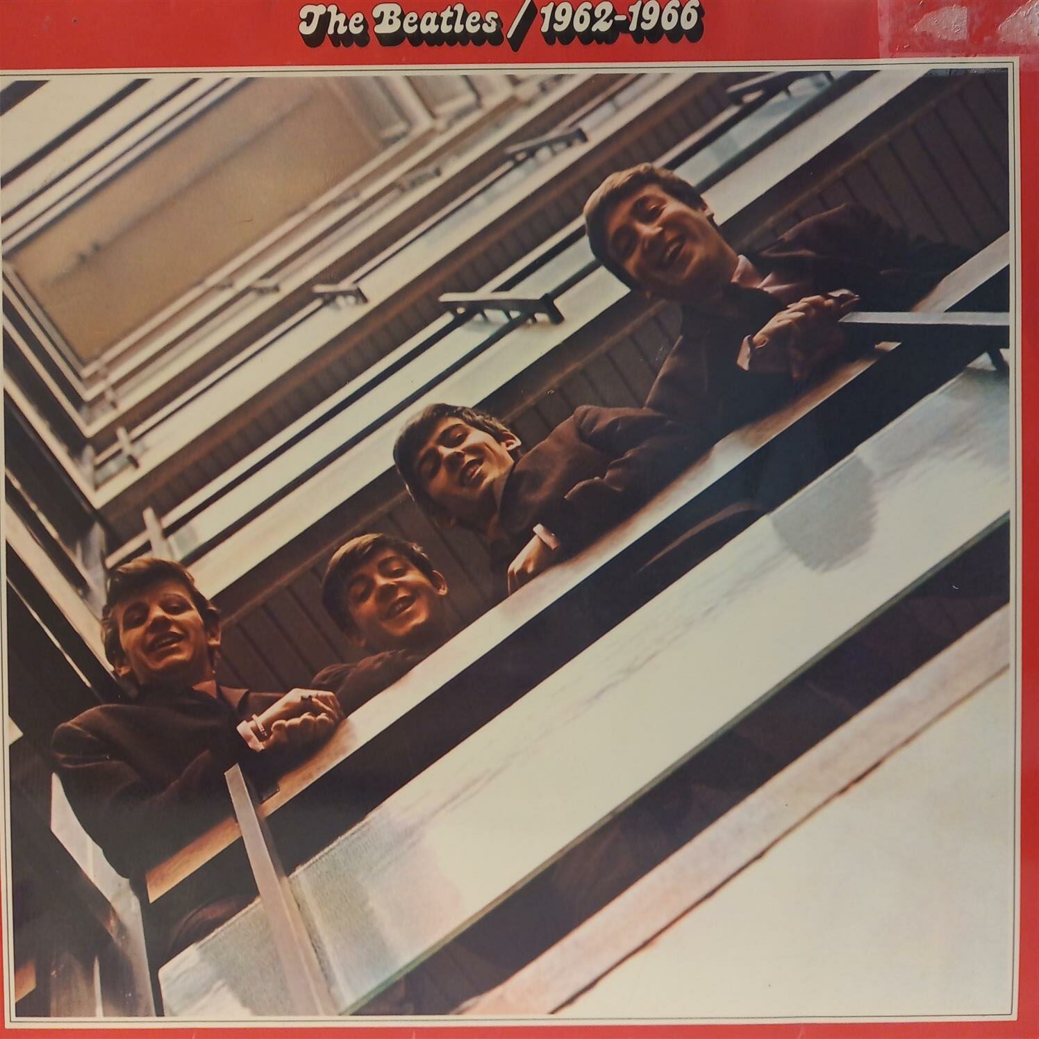 THE BEATLES – 1962-1966 (RED ALBUM) ON